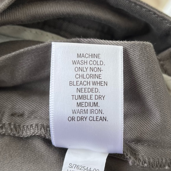 •Banana Republic Factory•  NWT Ryan Fit Taupe Chino Pants - Size 8 - Picture 9 of 10